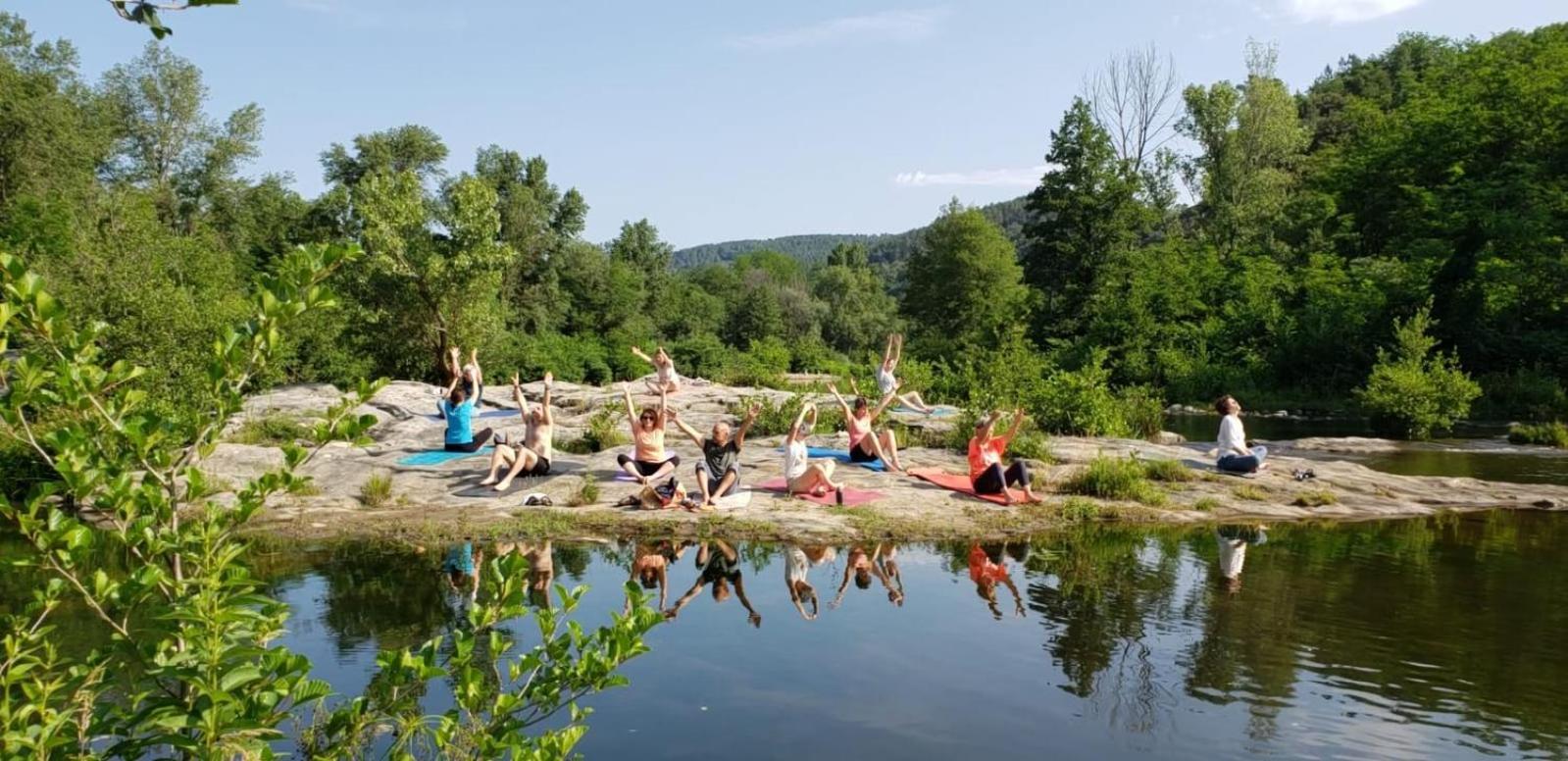 Camping La Châtaigneraie Gravieres Exterior foto