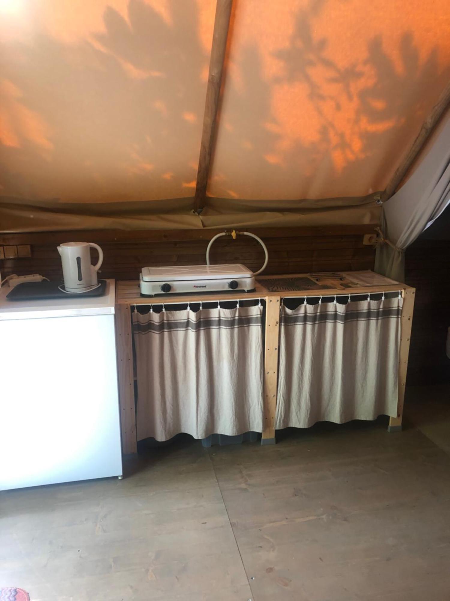 Camping La Châtaigneraie Gravieres Quarto foto