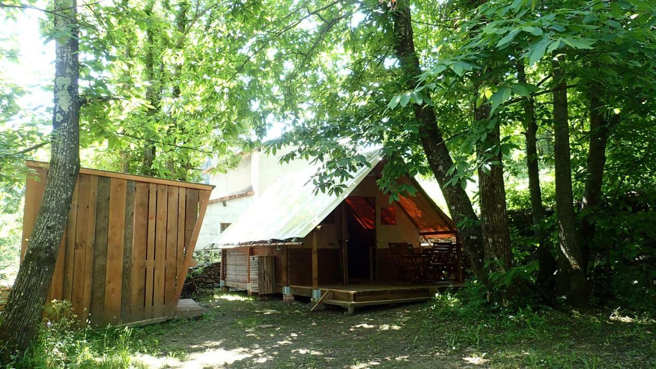 Camping La Châtaigneraie Gravieres Exterior foto